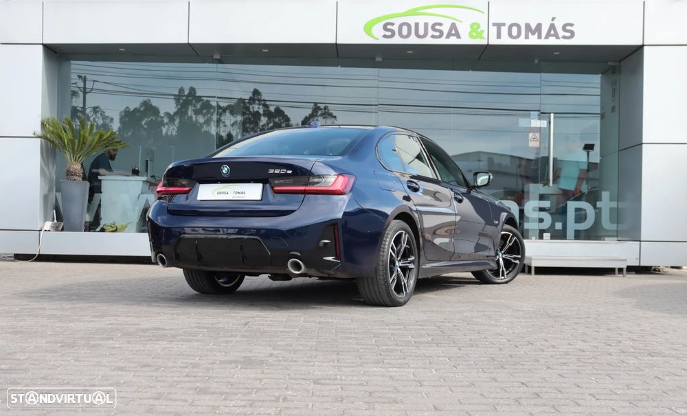 BMW 320 e Pack M Auto — fotografia 4