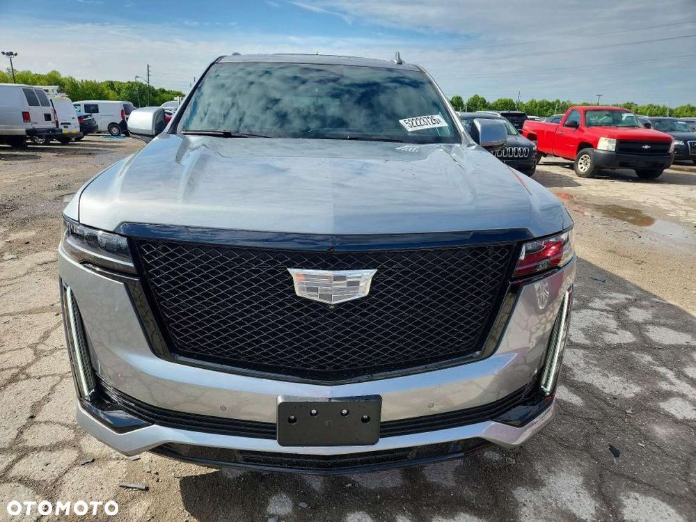 Cadillac Escalade - 6