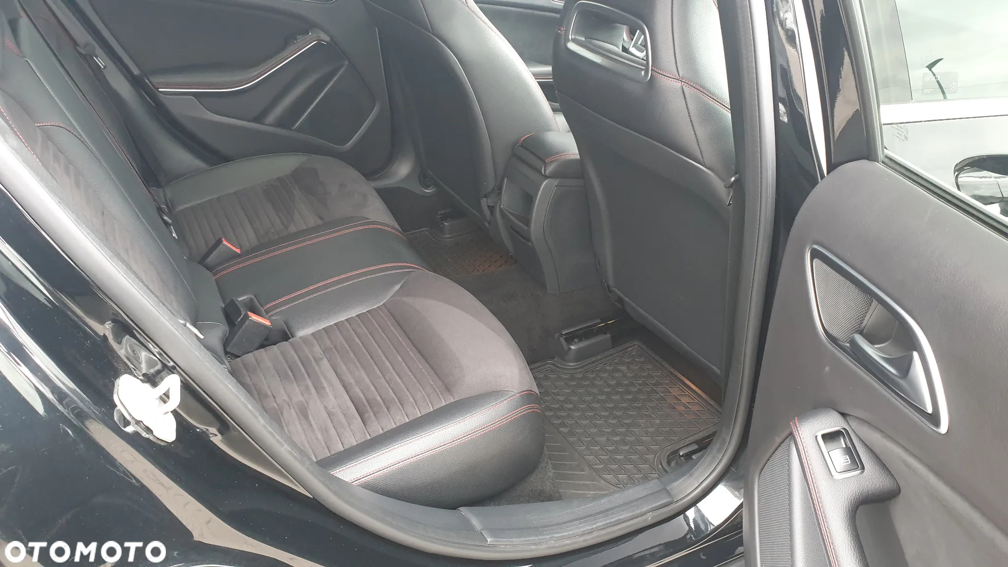 Mercedes-Benz GLA 250 4-Matic - 14