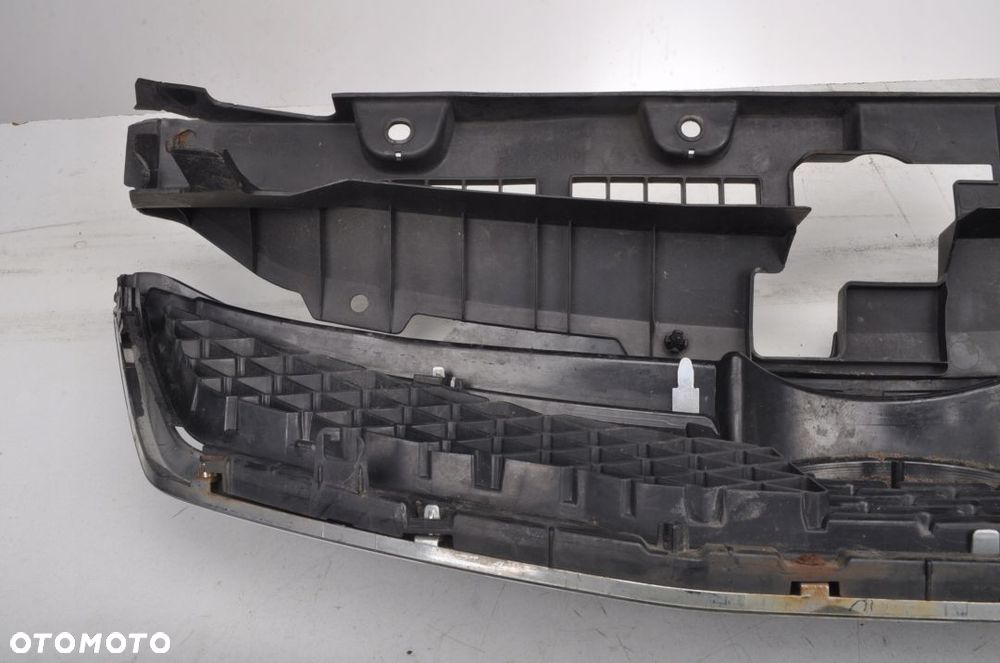SUBARU LEGACY V ATRAPA GRILL - 5