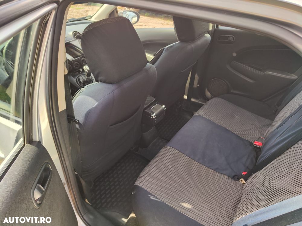 Mazda 2 - 4
