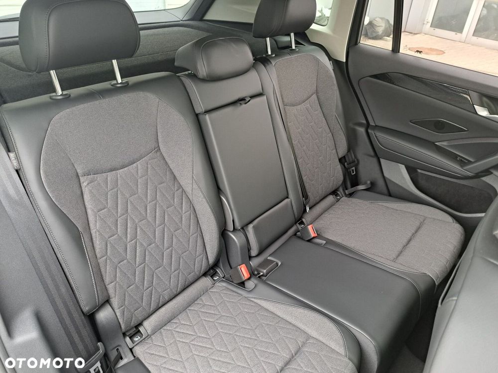 Volkswagen Tiguan - 12