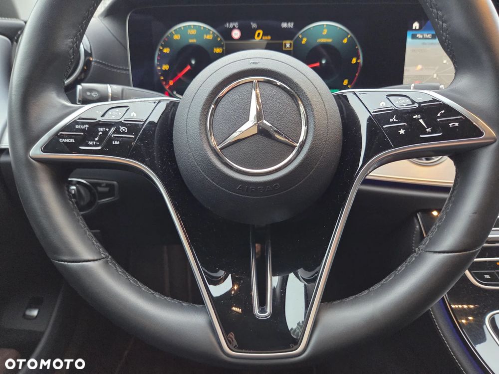 Mercedes-Benz CLS 300 d 4Matic 9G-TRONIC AMG Line - 26