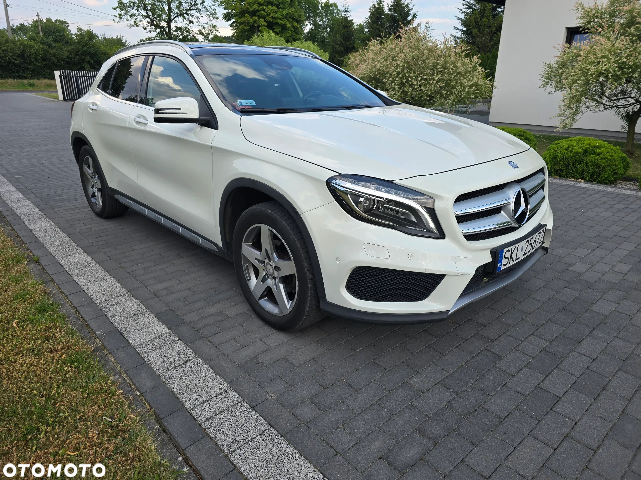 Mercedes-Benz GLA - 4