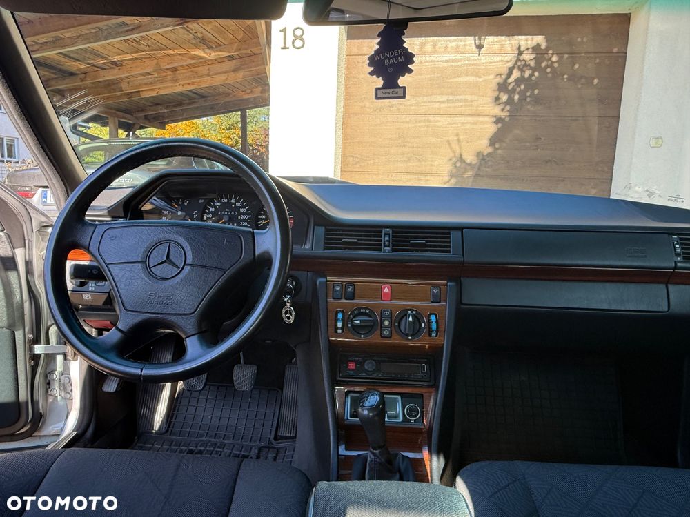 Mercedes-Benz Klasa E - 11