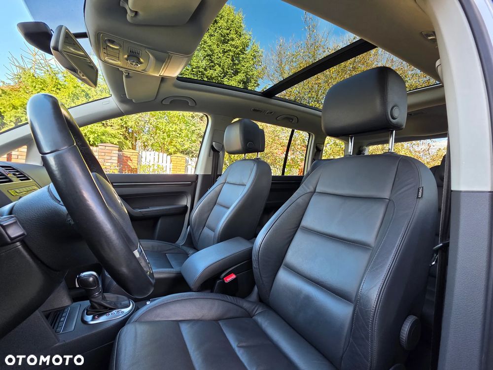 Volkswagen Touran 2.0 TDI DPF Highline DSG - 13
