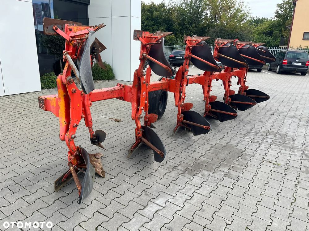 Kuhn Pługi 6-skibowe obrotowe 4+1+1 - 8
