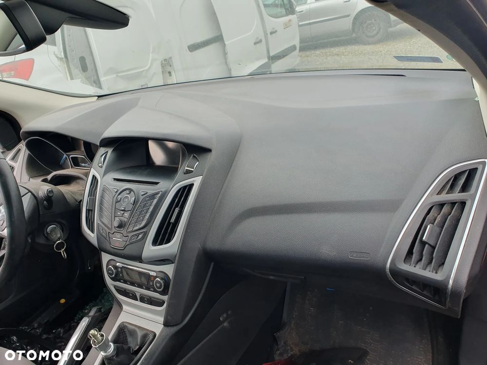 FORD FOCUS III KOMBI KONSOLA