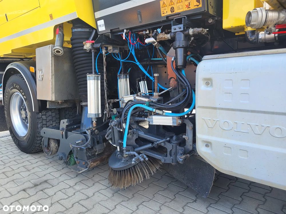 Volvo FMX 330 - 15