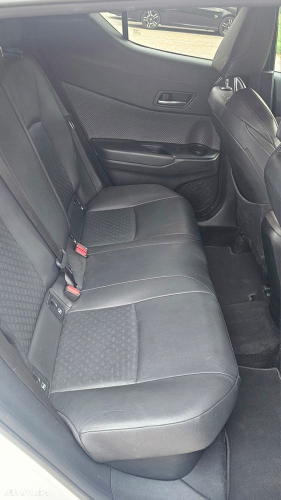 Toyota C-HR 2.0 HSD 184 CP 4x2 CVT Classy Bi-Tone - 23