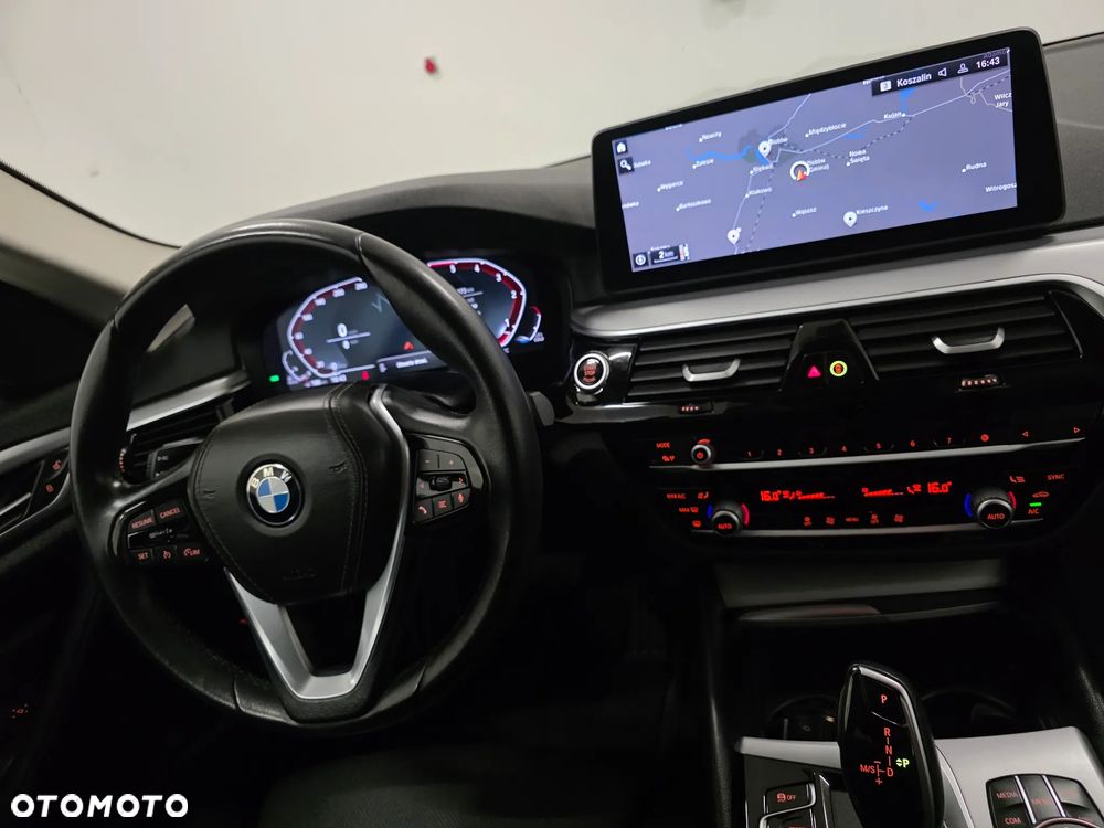 BMW Seria 5 518d mHEV Luxury Line sport - 8
