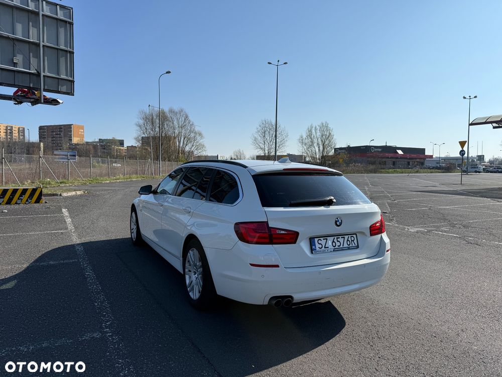 BMW Seria 5 525d - 7