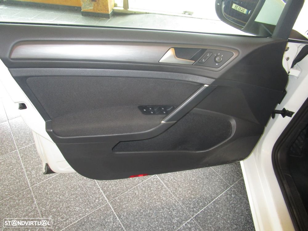 VW e-Golf AC/DC - 13