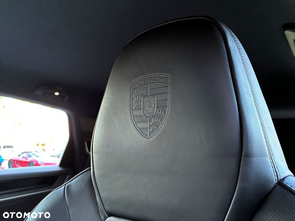 Porsche Cayenne - 24