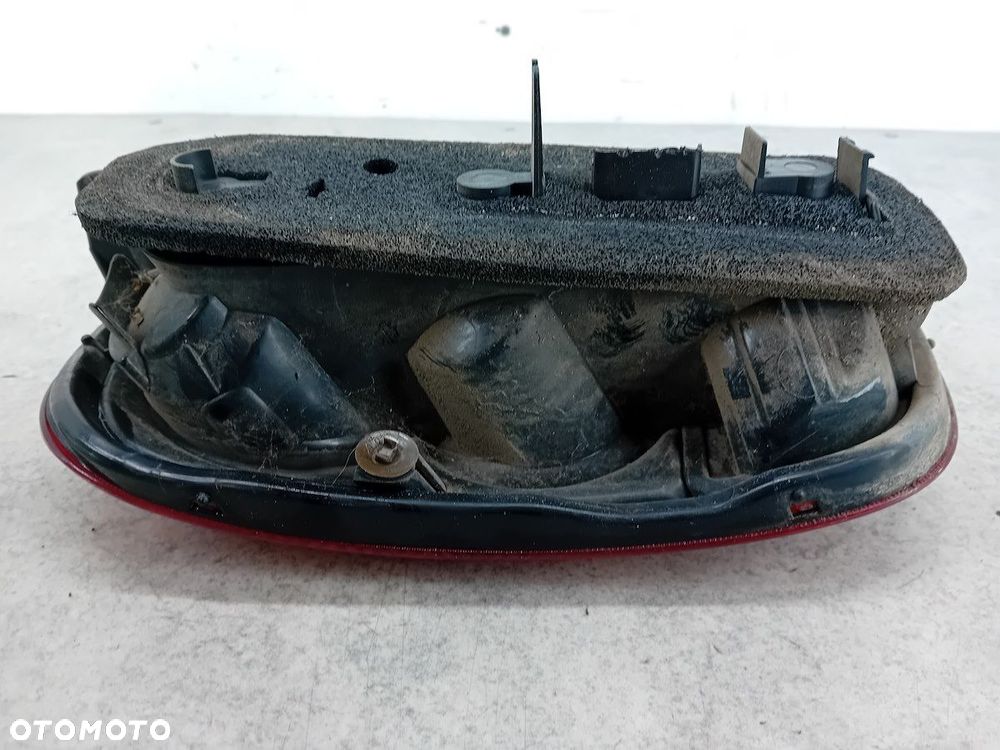 LAMPA TYLNA PRAWA NISSAN MICRA III K12 HATCHBACK 5D - 7