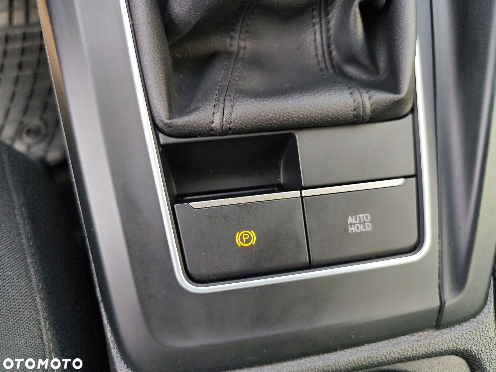 Volkswagen Golf - 24