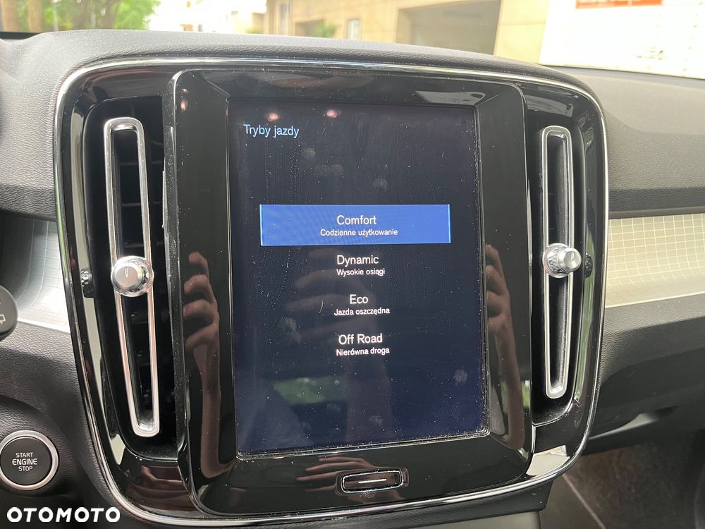 Volvo XC 40 D3 AWD Momentum Pro - 30