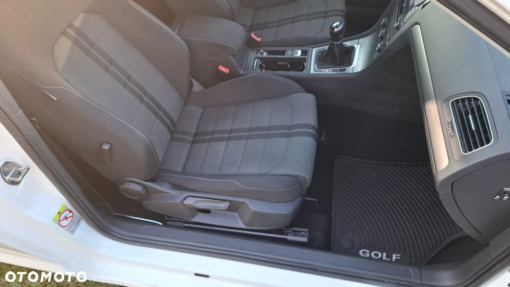 Volkswagen Golf - 15