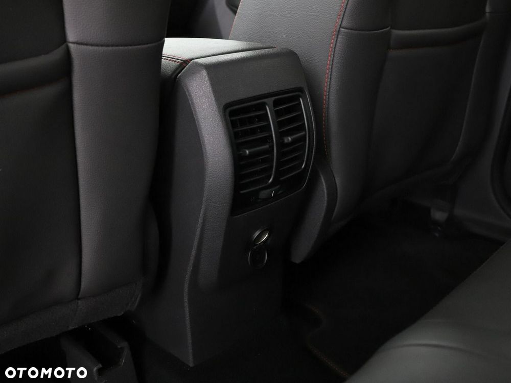 Ford Kuga 1.5 EcoBoost 2x4 ST-Line - 34