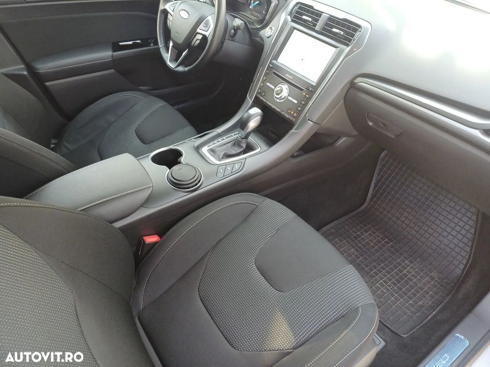 Ford Mondeo 2.0 HEV Titanium - 22