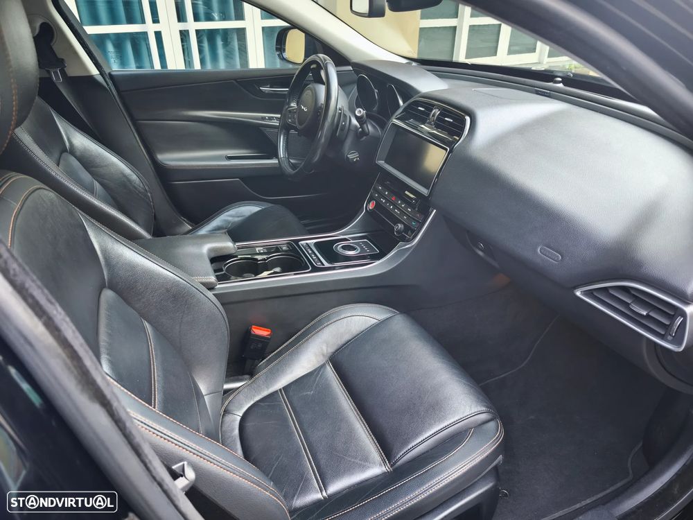 Jaguar XE 2.0 D Prestige Aut. - 18