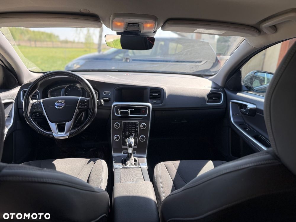 Volvo V60 D6 AWD Plug-in Hybrid Summum - 13