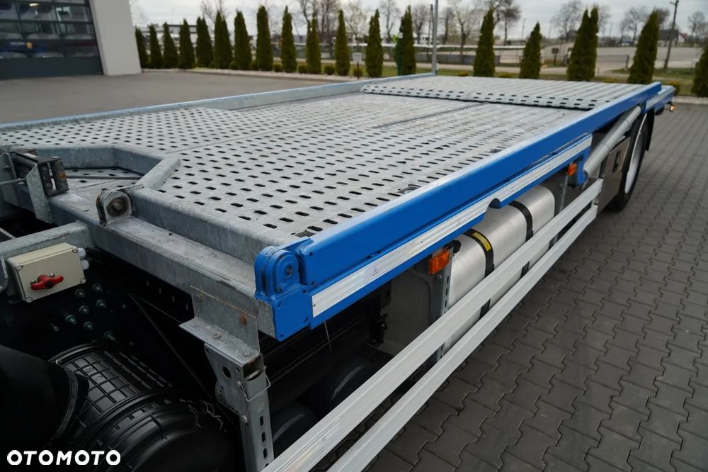 Renault D WIDE 380 DE11 / 4X2 / LAWETA 8 M / AUTOTRANSPORTER / PODEST / WYCIAGARKA / - 16