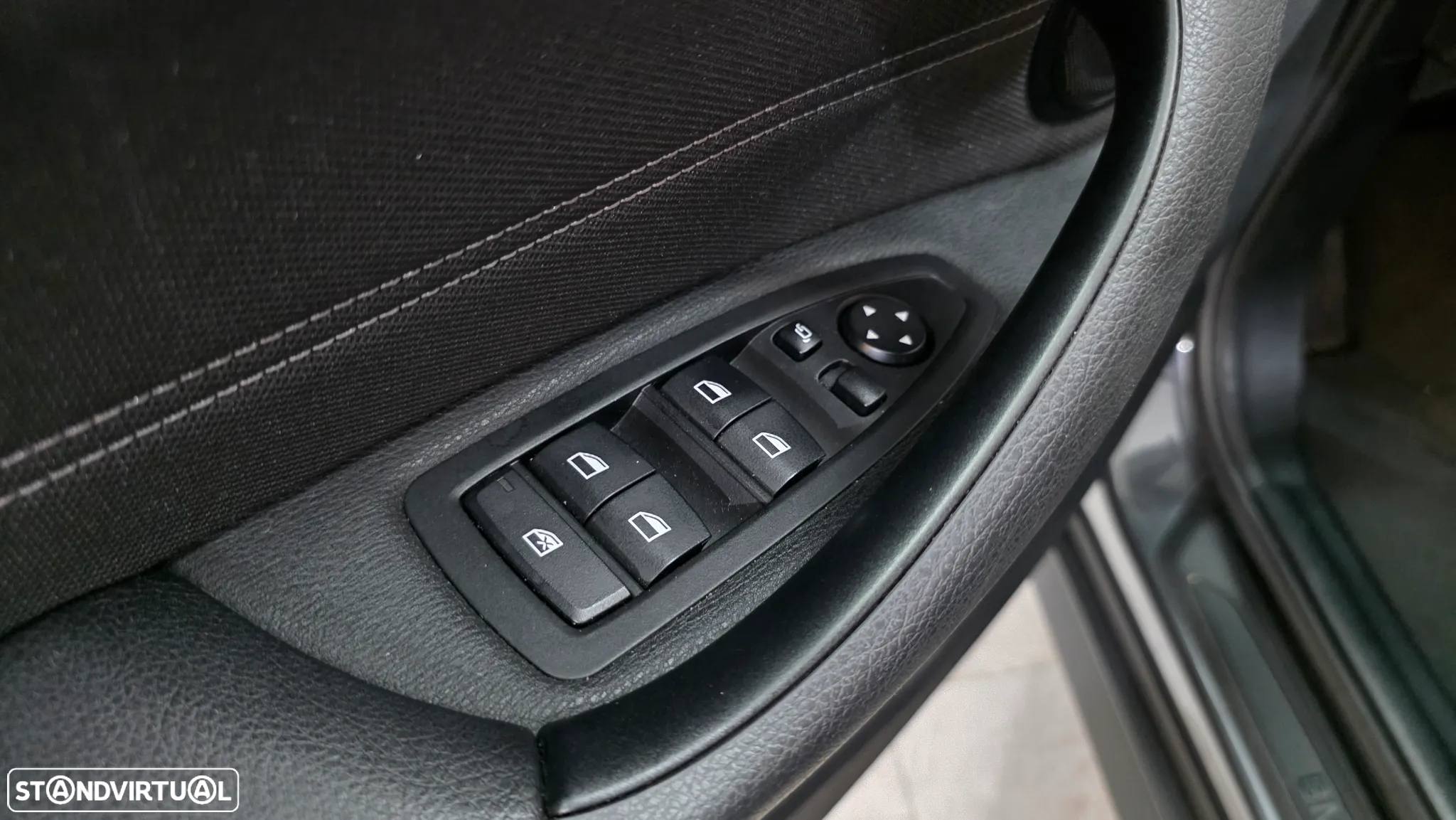 BMW X1 16 d sDrive Auto Line Sport - 24