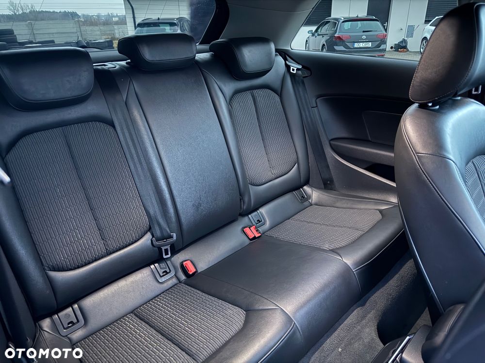 Audi A3 3-drzwiowe 1.6 TDI sport - 23