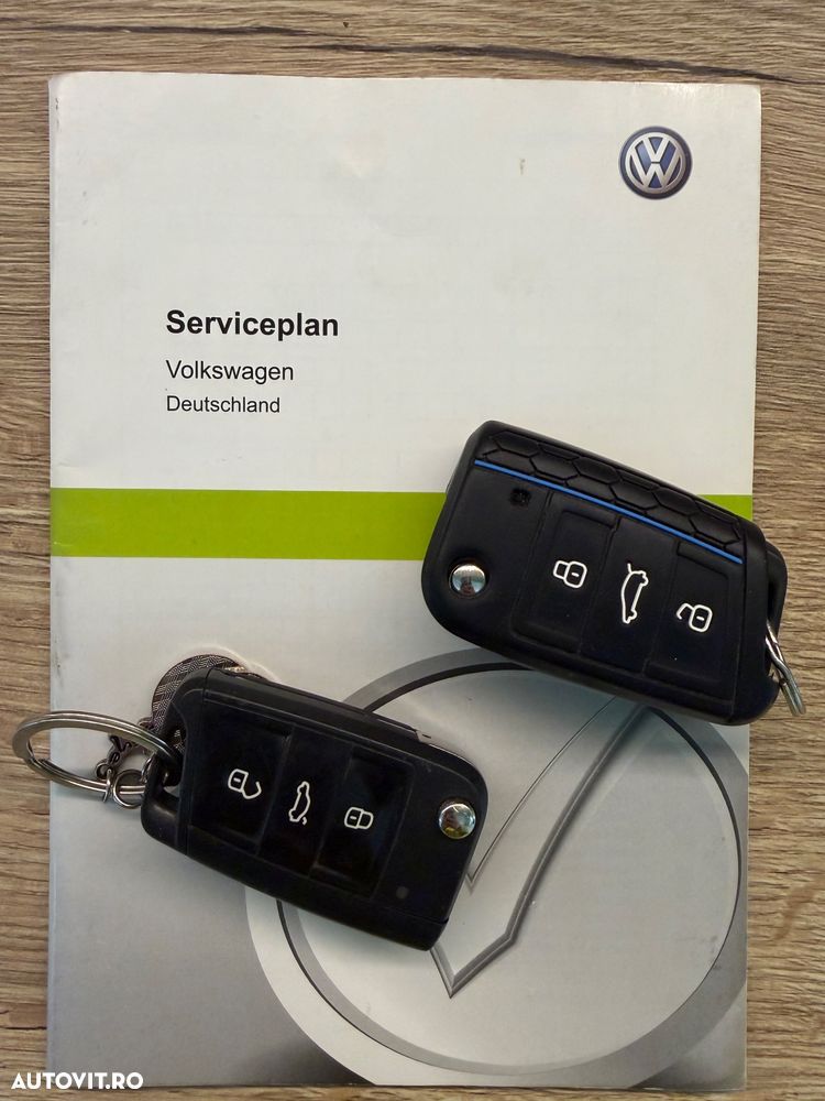 Volkswagen Golf 1.6 TDI BlueMotion Comfortline - 9