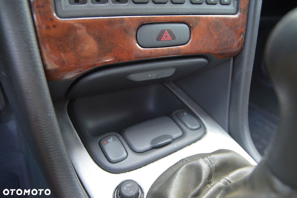 Volvo V70 2.5 - 32