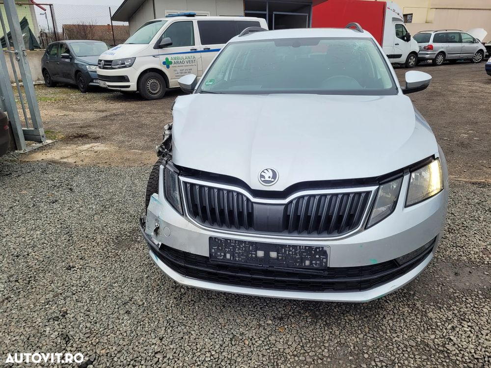 Skoda Octavia Combi Diesel 1.6 TDI Ambition - 2