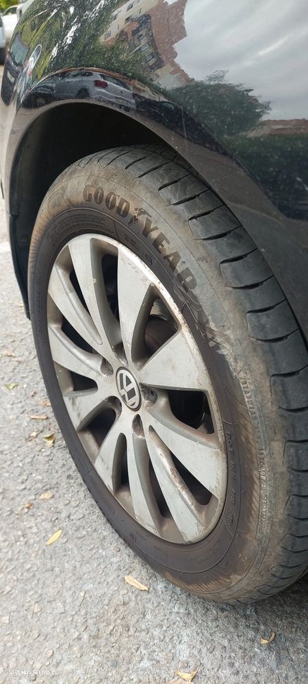 VW Passat 1.6 TDI BlueMotion - 14