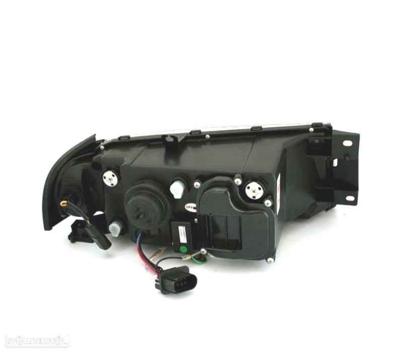 FARÓIS FRONTAIS LUZ DIURNA OCTAVIA 01-04. FUNDO CROMADO - 2