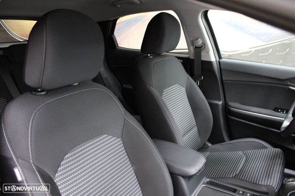 Kia XCeed - 14