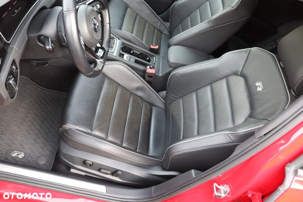 Volkswagen Golf - 23