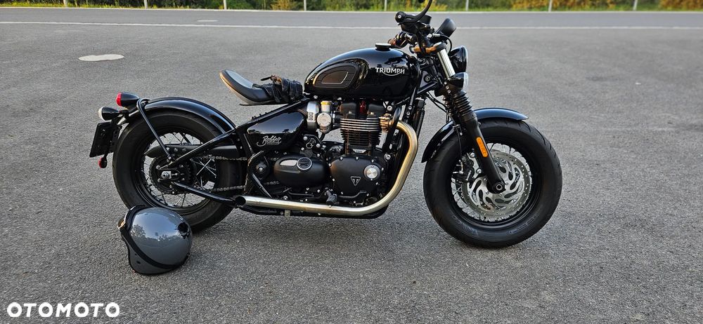 Triumph Bonneville Bobber - 4