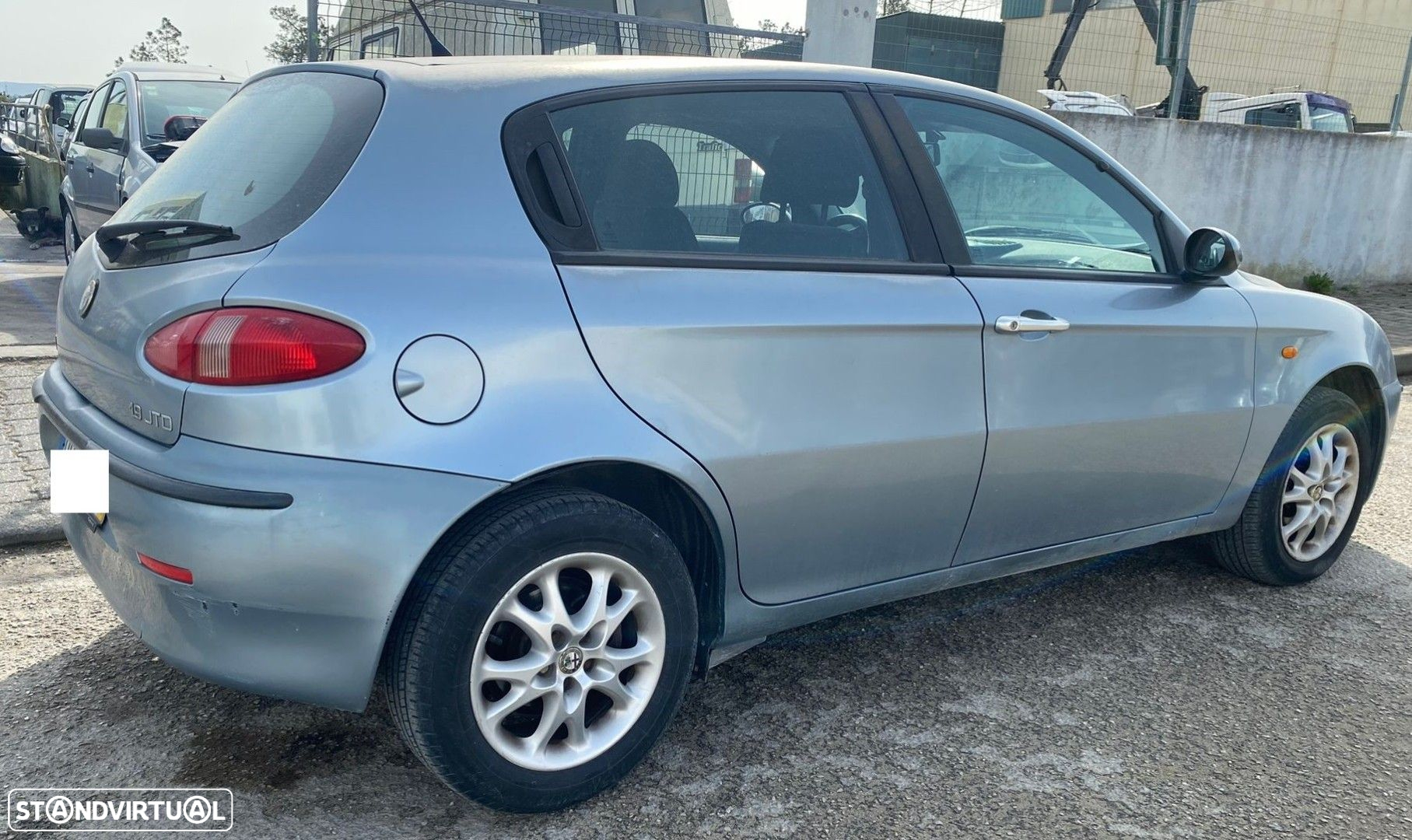 Alfa Romeo 147 1.9 JTD de 2002 disponível para peças BOTOES VIDROS CONDUTOR VEND... - 4