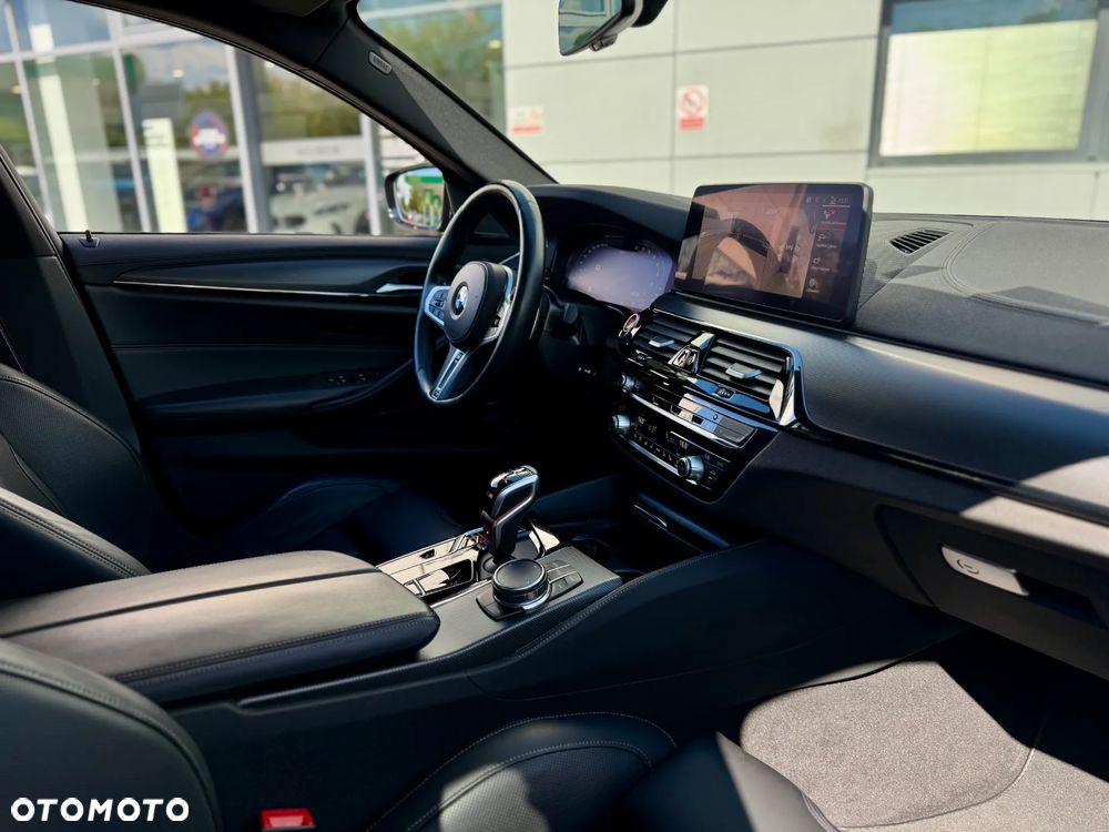BMW M5 Competition - 32