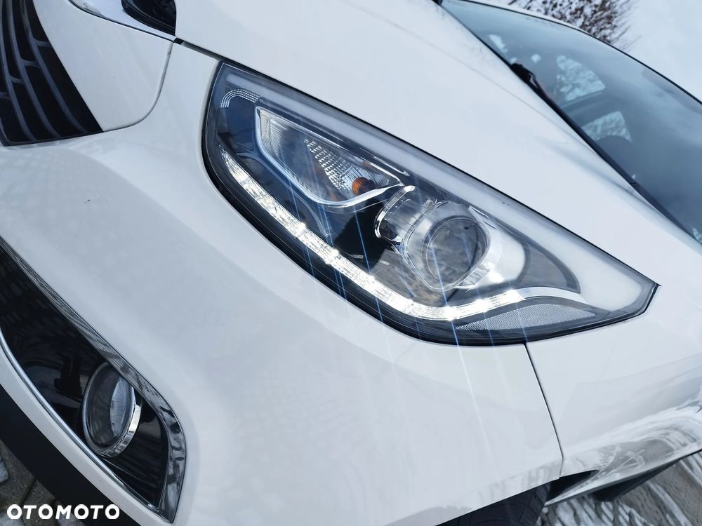 Hyundai ix35 1.6 2WD Fifa World Cup Edition - 10