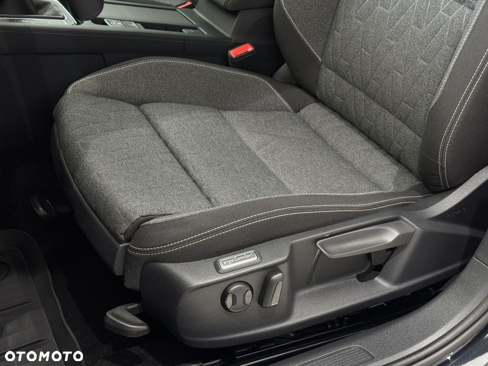 Volkswagen Passat - 11