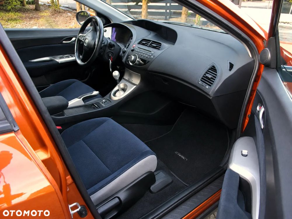 Honda Civic 1.8 Executive - 23