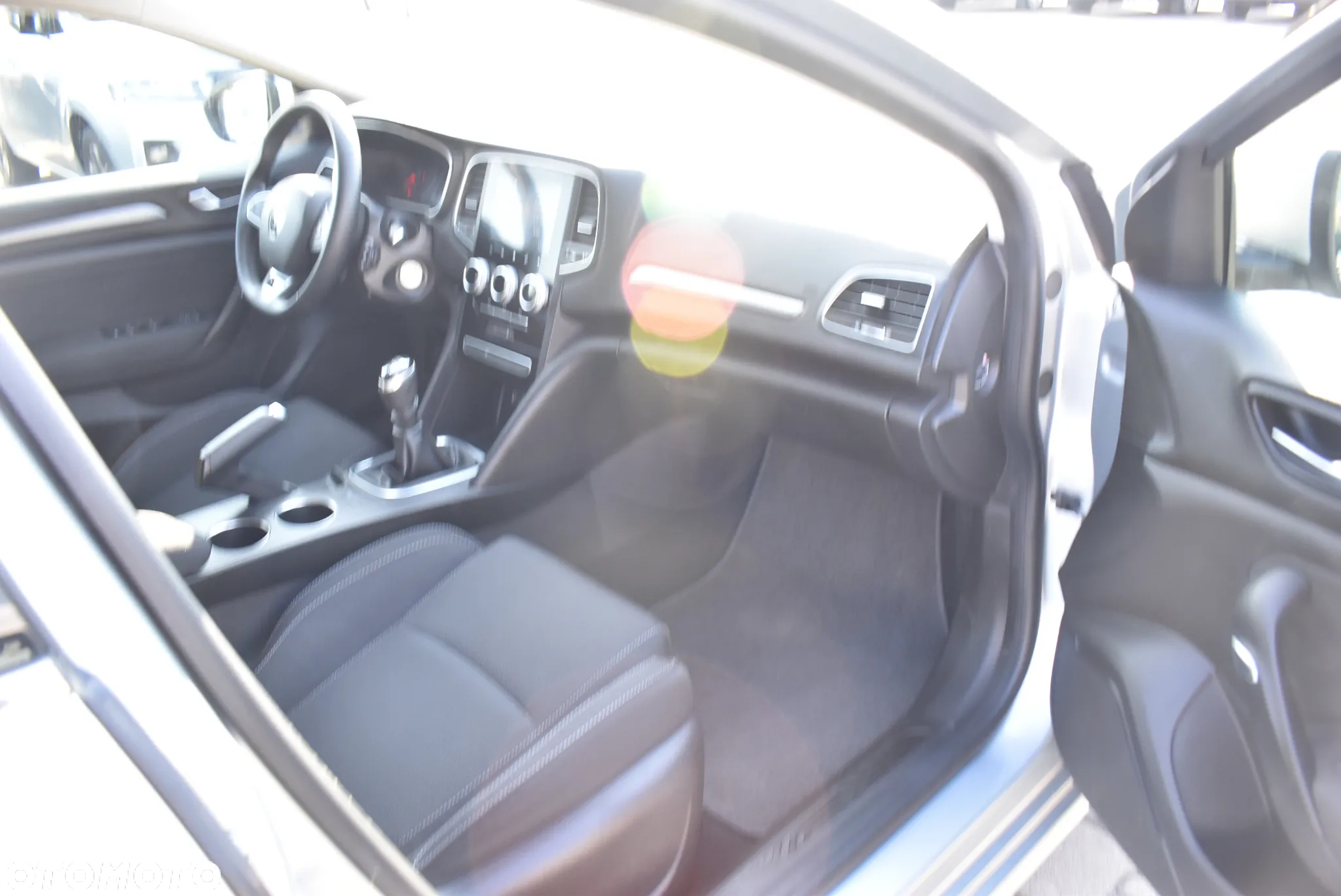 Renault Megane 1.3 TCe FAP Zen - 16