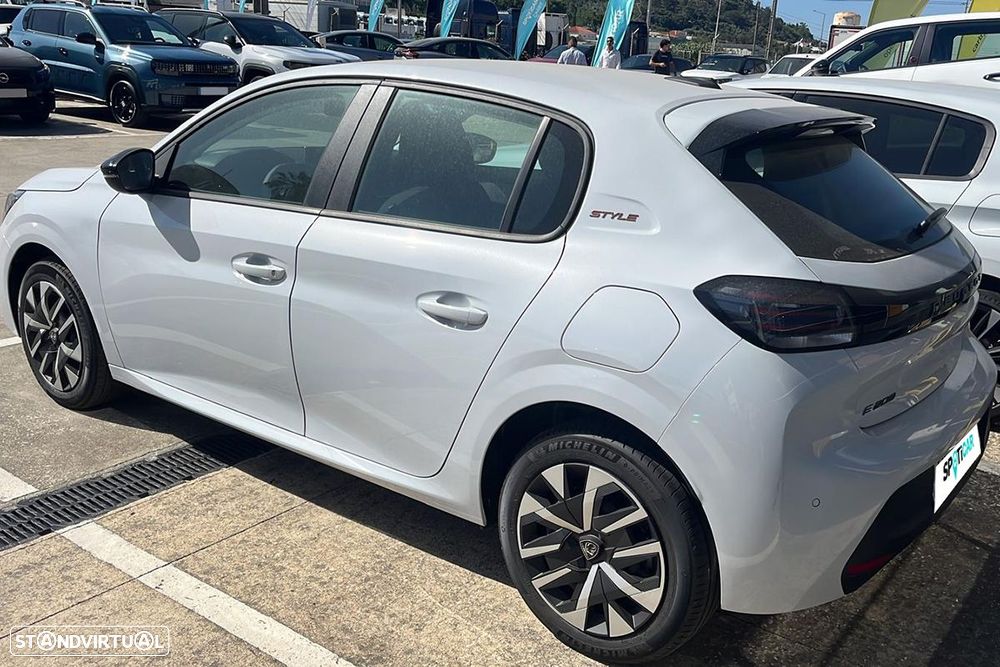 Peugeot e-208 50 kWh Style - 4