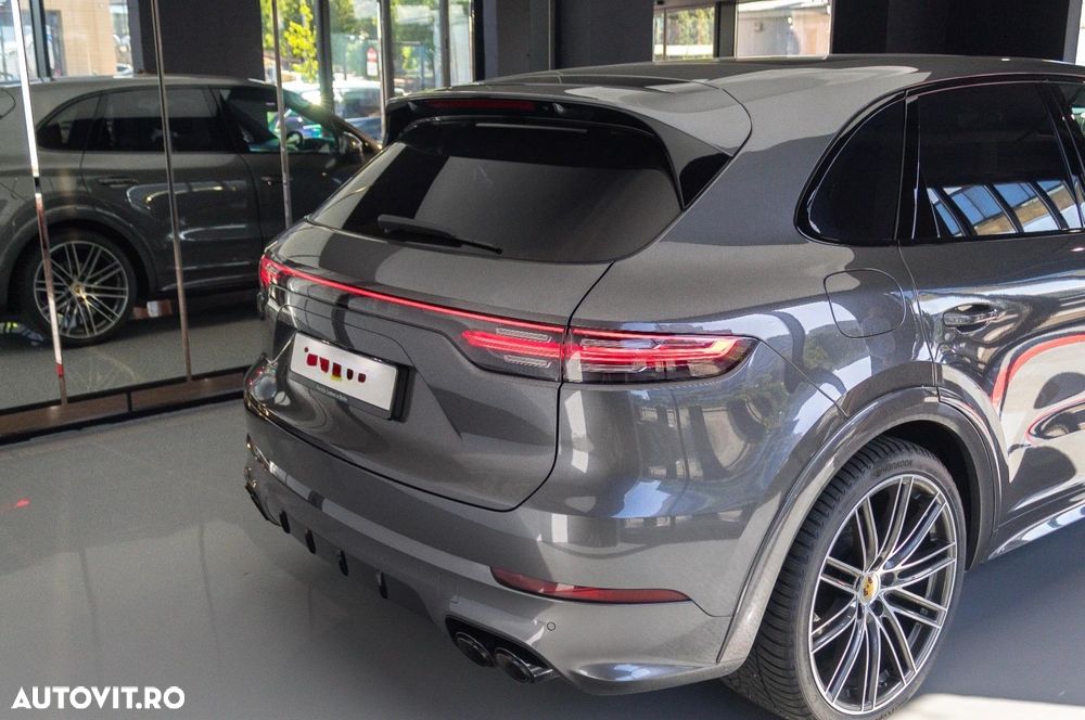 Porsche Cayenne - 6