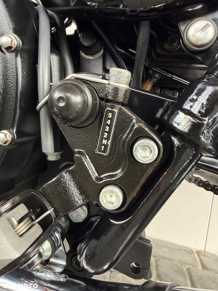 Triumph Bonneville - 27