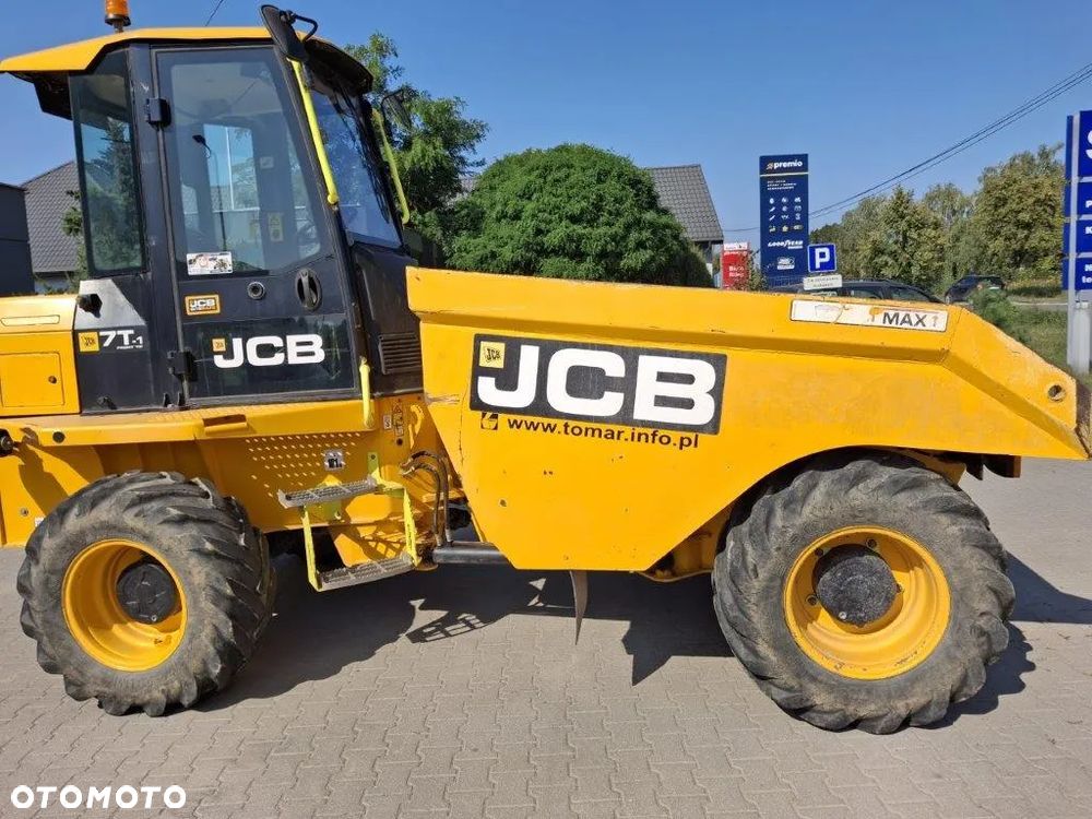 JCB 7FT - 1
