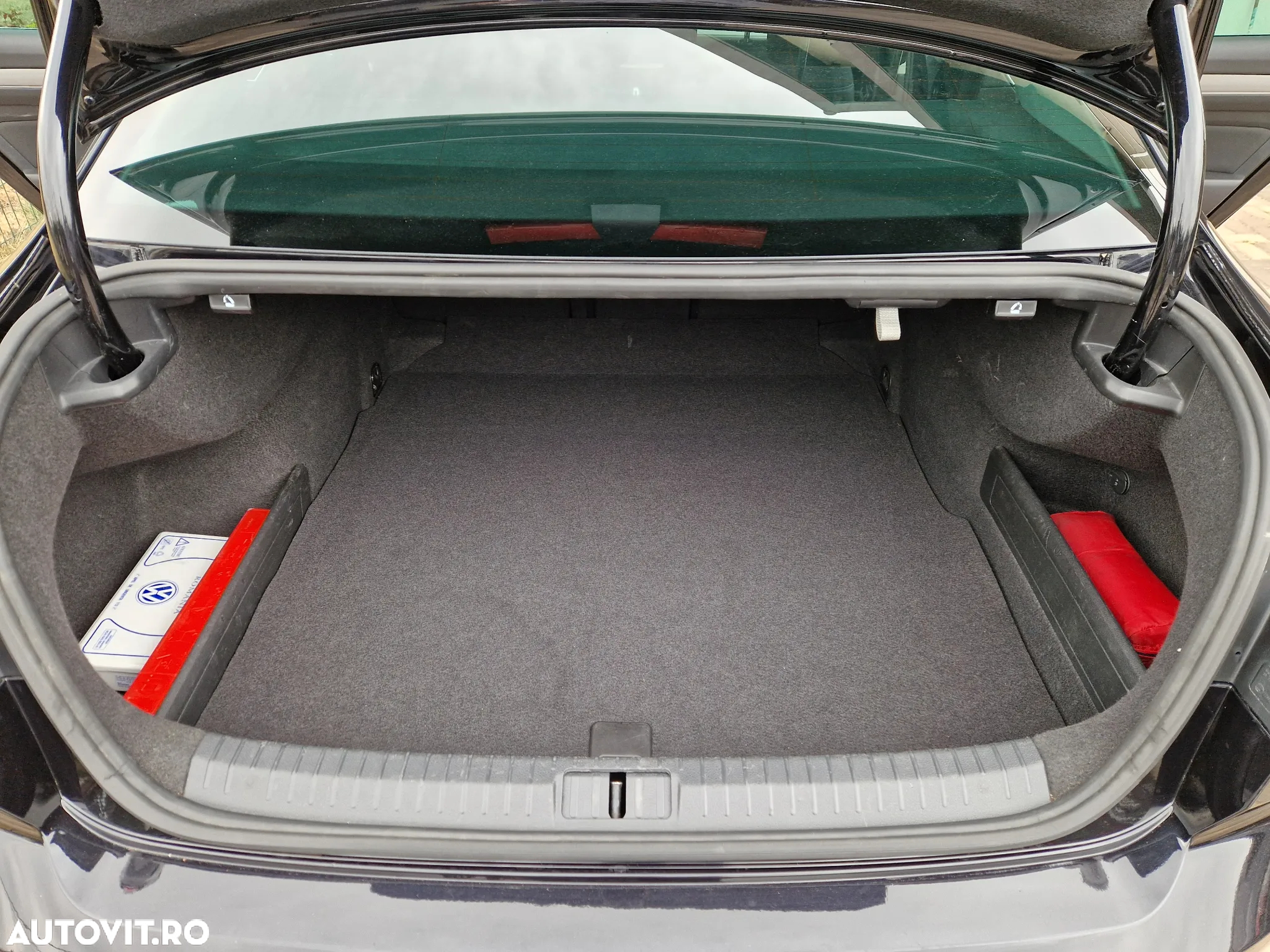 Volkswagen Passat 2.0 TDI DSG Comfortline - 24