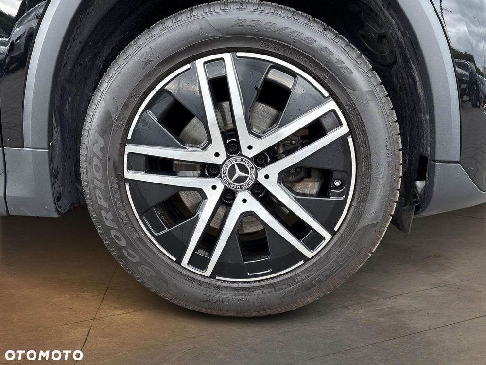 Mercedes-Benz GLA 200 - 18