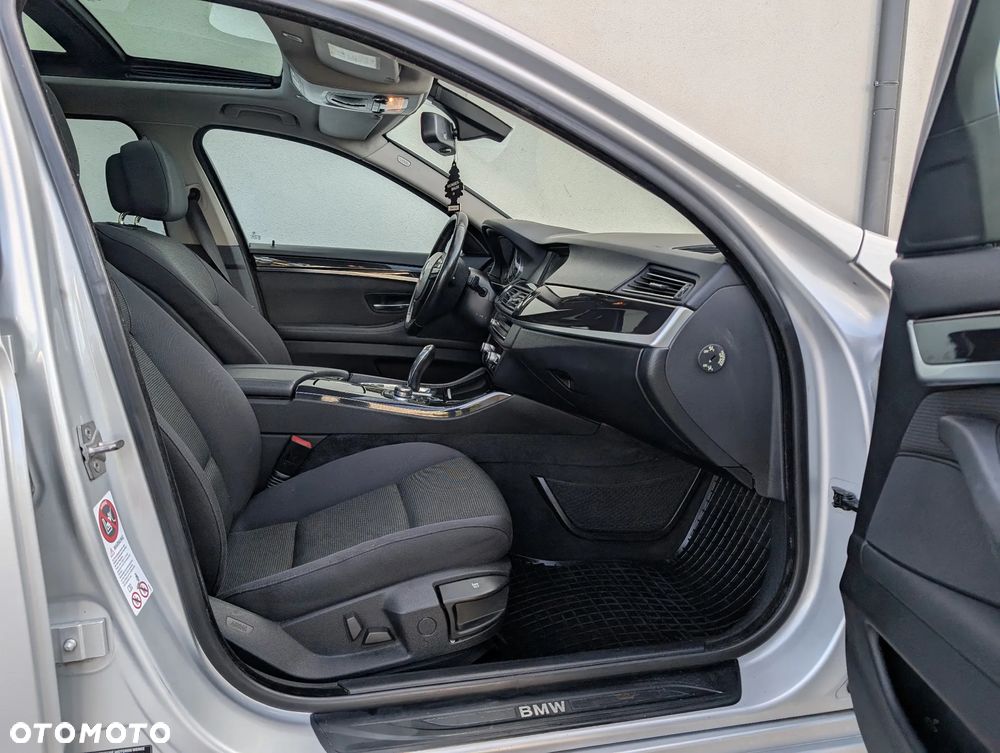 BMW Seria 5 520d Touring Modern Line - 6